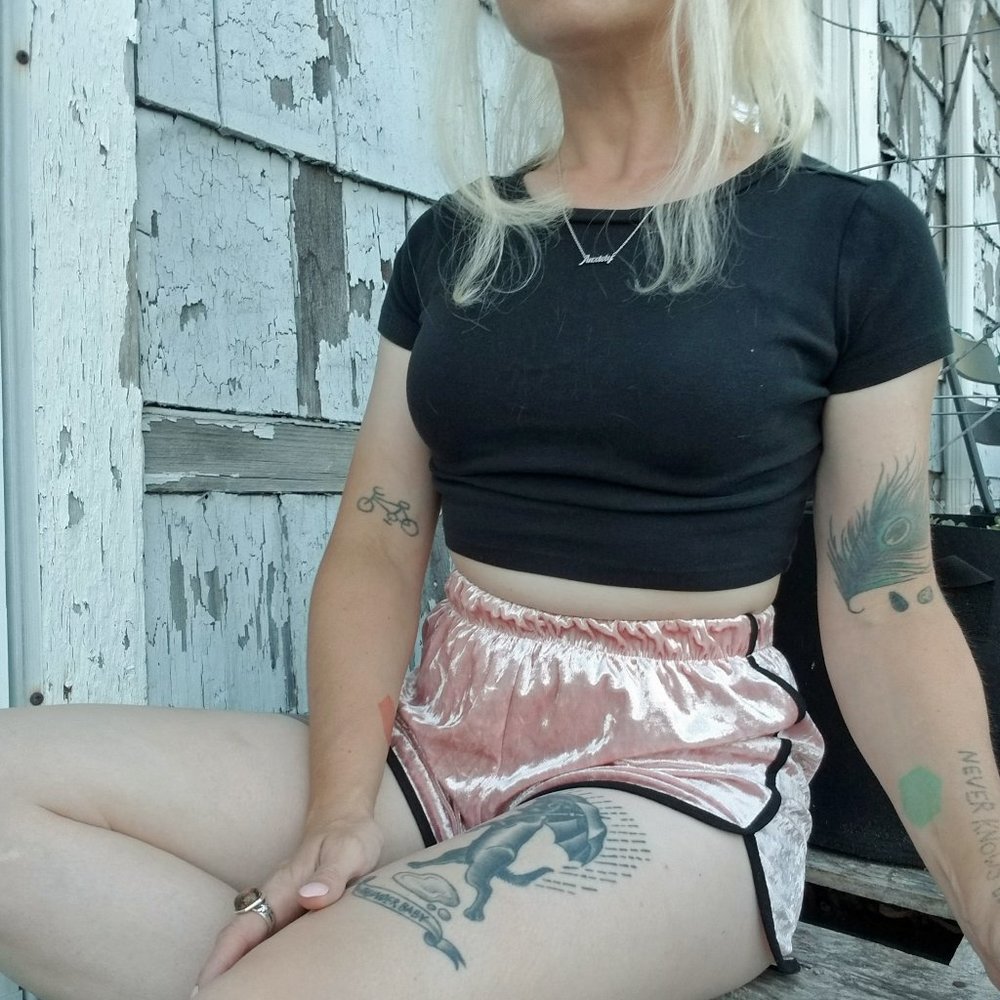 🎀 Brandless Pink Velvet Shorts With Black Piping 🎀 - Picture 4 of 4